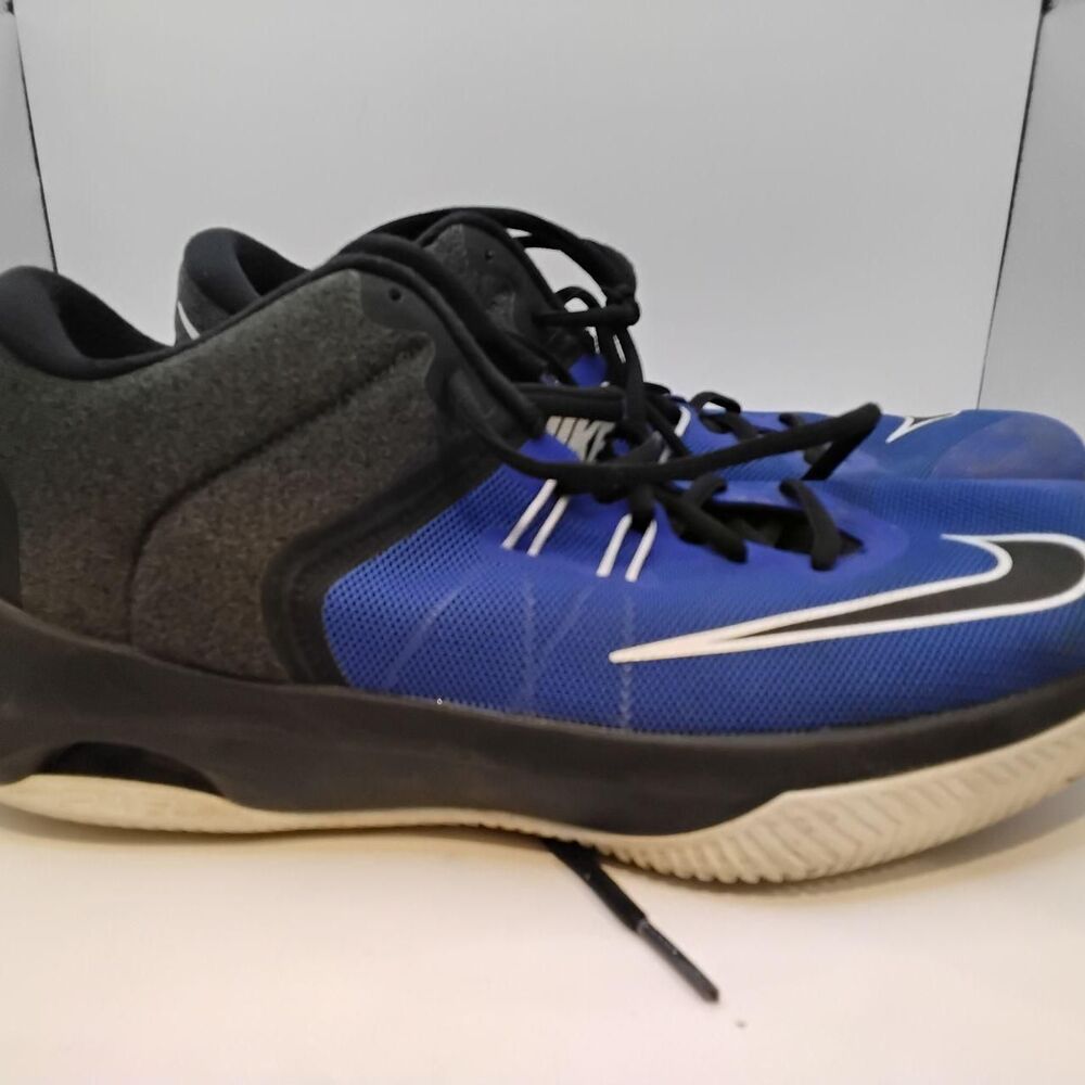 Nike Men's Blue Courts